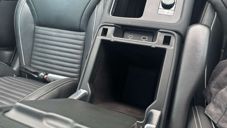 Land Rover Discovery 3.0 D300 R-Dynamic HSE 5dr Auto Diesel Station Wagon